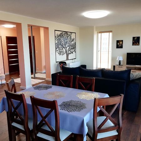 Apartament 80M2 Z 70M2 Tarasem -W Pelni Wyposazony - Wyjatkowe Centrum Miasta Wloclawek Exterior foto